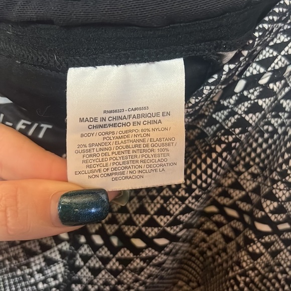 Nike Dri-Fit Capri Leggings Women’s Size S Front&Back Reflector Strips‎ - Picture 6 of 8